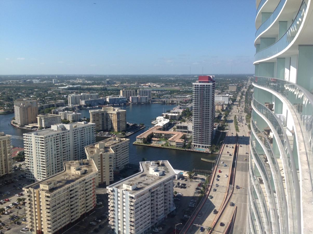Contemporary Beach Resort Condos 데이니아 비치 외부 사진