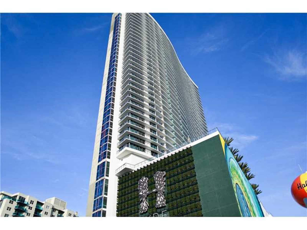 Contemporary Beach Resort Condos 데이니아 비치 외부 사진
