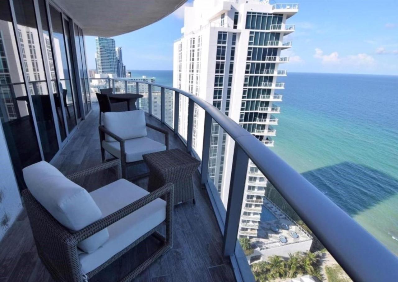 Contemporary Beach Resort Condos 데이니아 비치 외부 사진