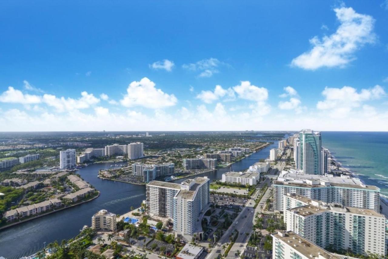 Contemporary Beach Resort Condos 데이니아 비치 외부 사진