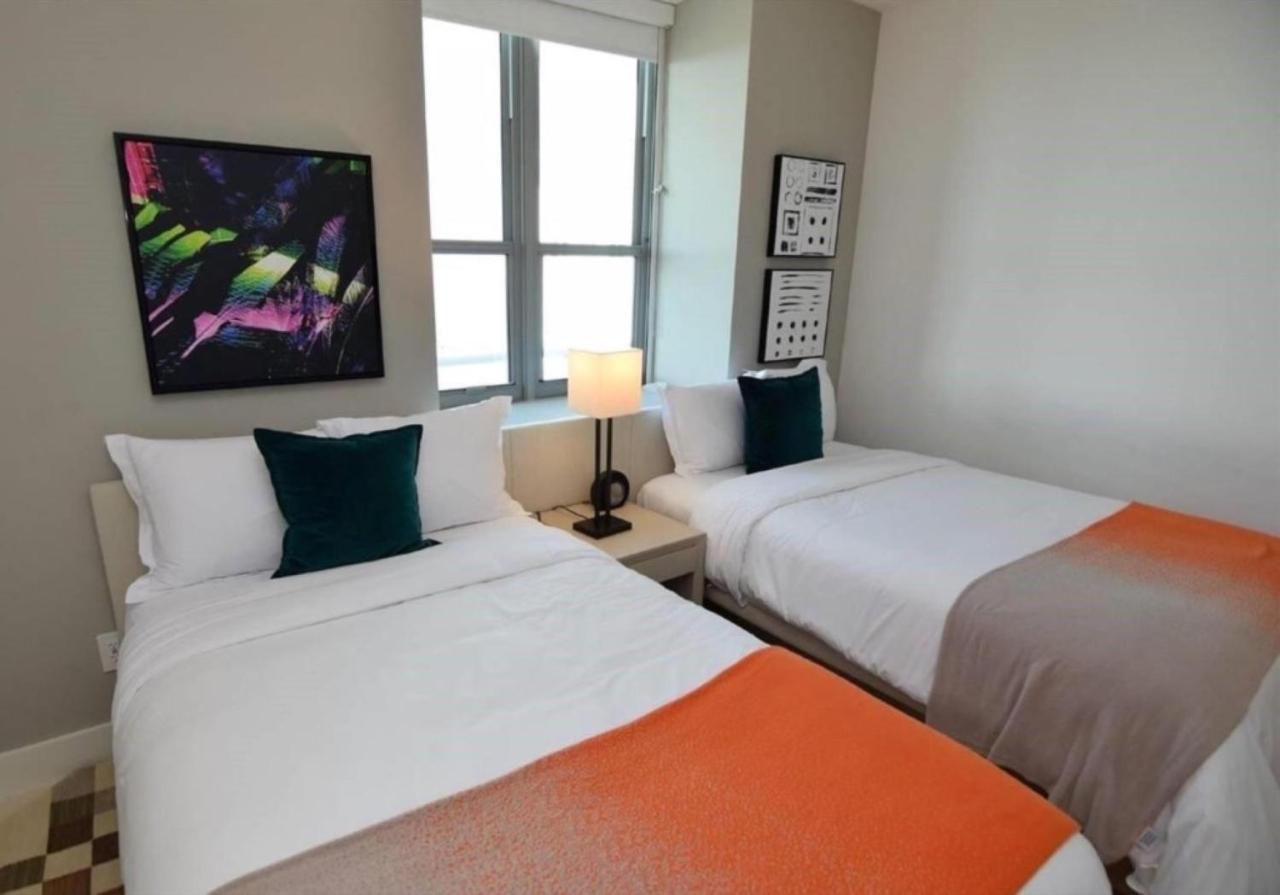 Contemporary Beach Resort Condos 데이니아 비치 외부 사진