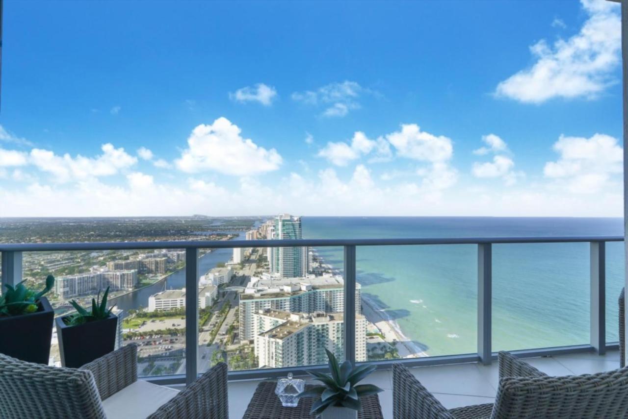 Contemporary Beach Resort Condos 데이니아 비치 외부 사진