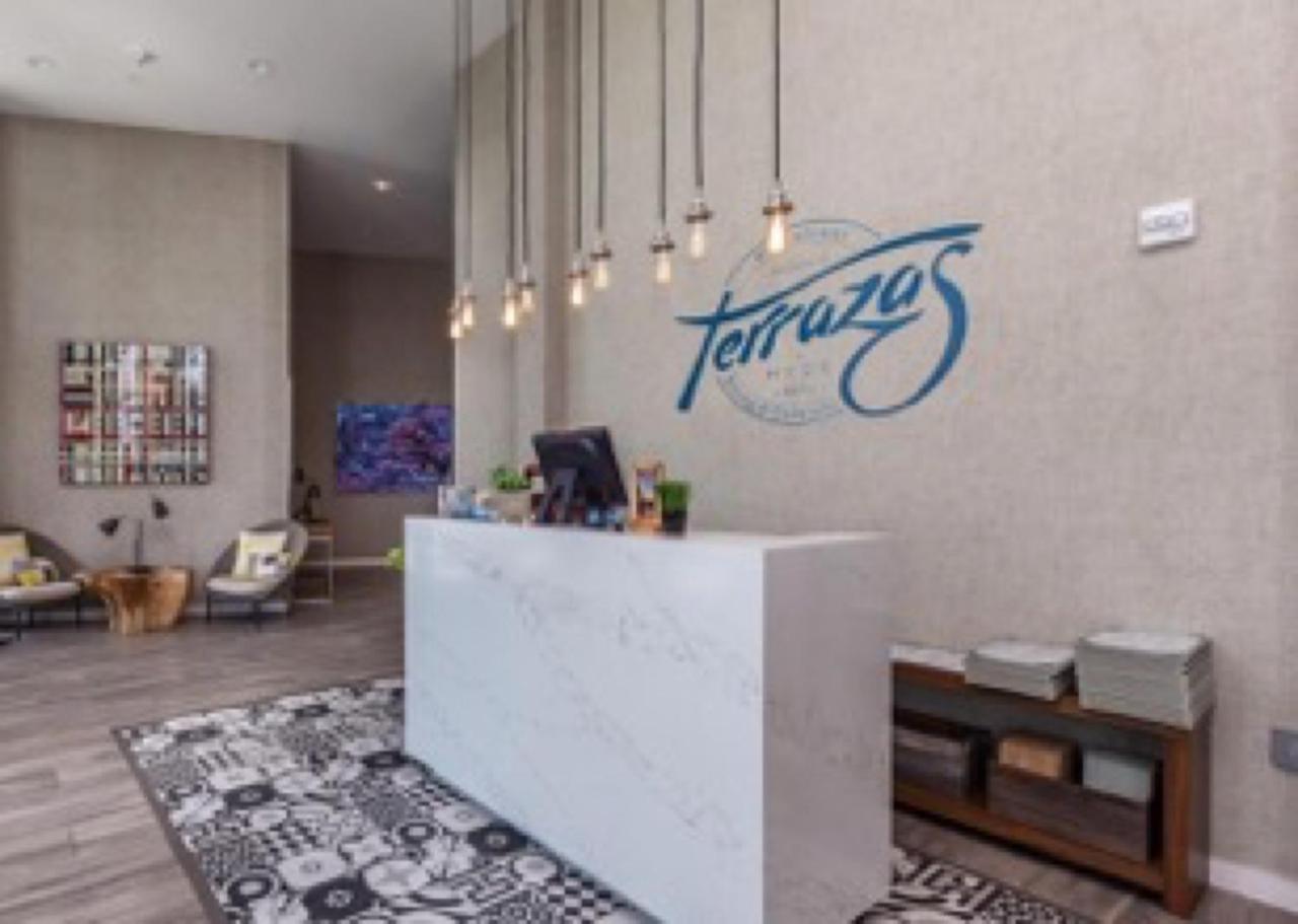 Contemporary Beach Resort Condos 데이니아 비치 외부 사진